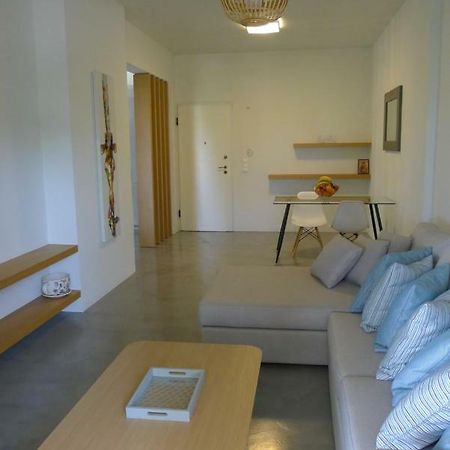 אתונה Deluxe Apartment In Vouliagmeni מראה חיצוני תמונה
