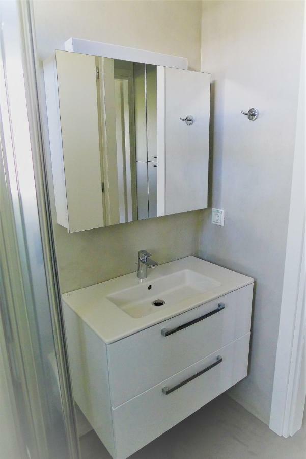 אתונה Deluxe Apartment In Vouliagmeni מראה חיצוני תמונה